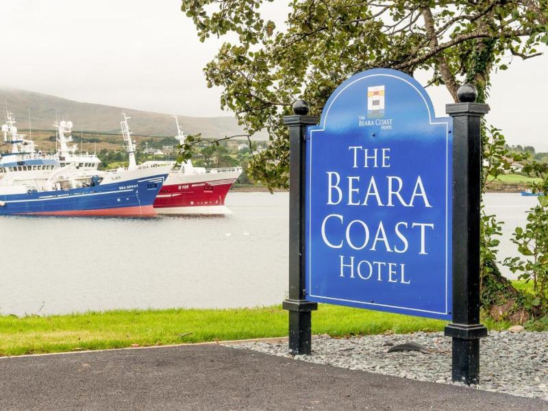 The Beara Coast Hotel Castletownbere Exterior foto
